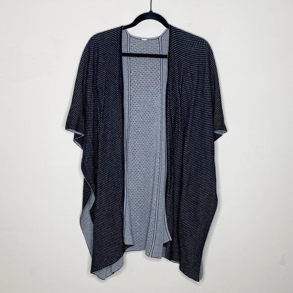 Lululemon Sweater Shawl Wrap Reversible Gray And Black - Picture 5 of 7